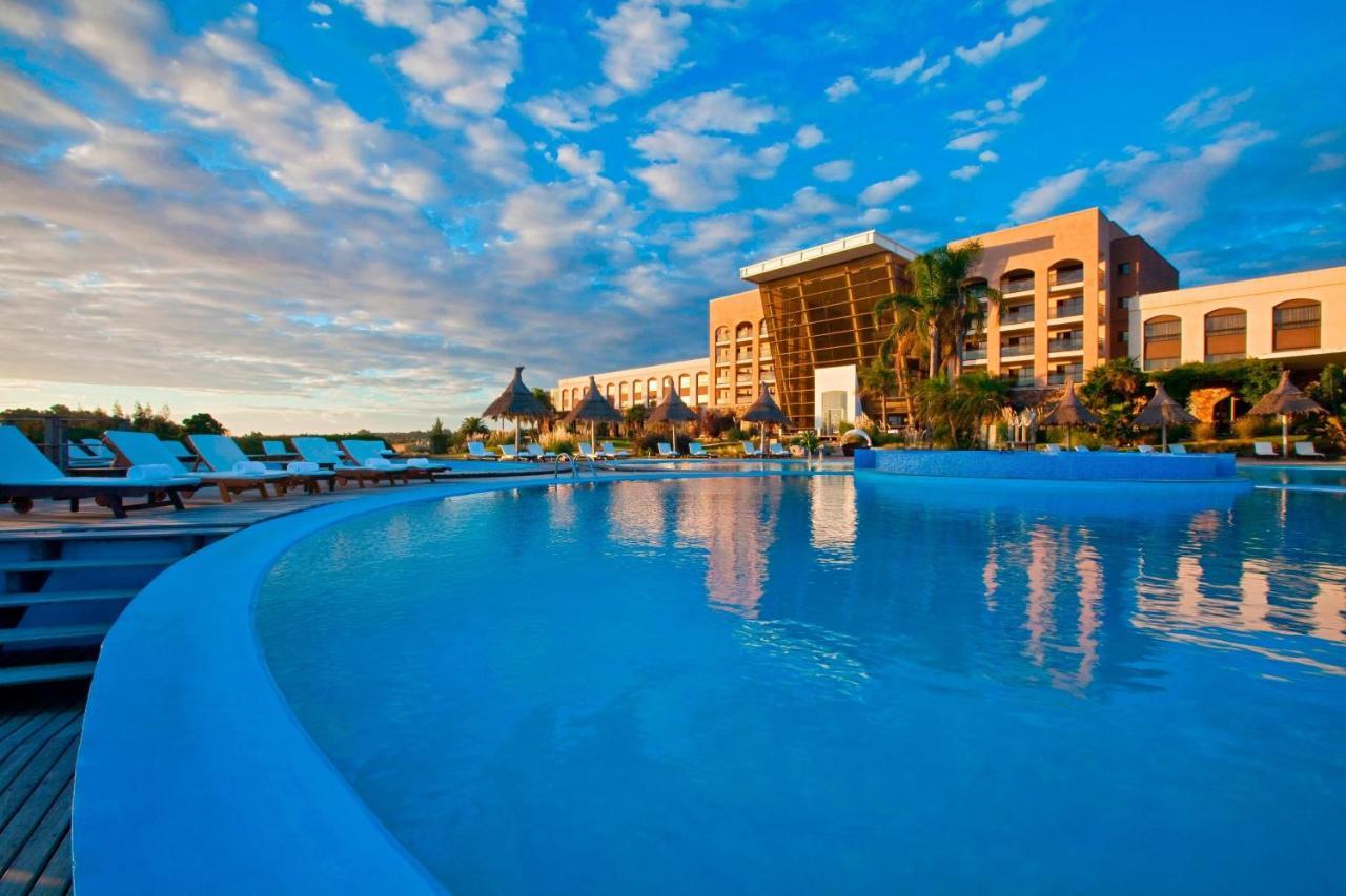 쉐라톤 콜로니아 골프 앤 스파 리조트 콜로니아델사크라멘토 외부 사진 The hotel's main pool