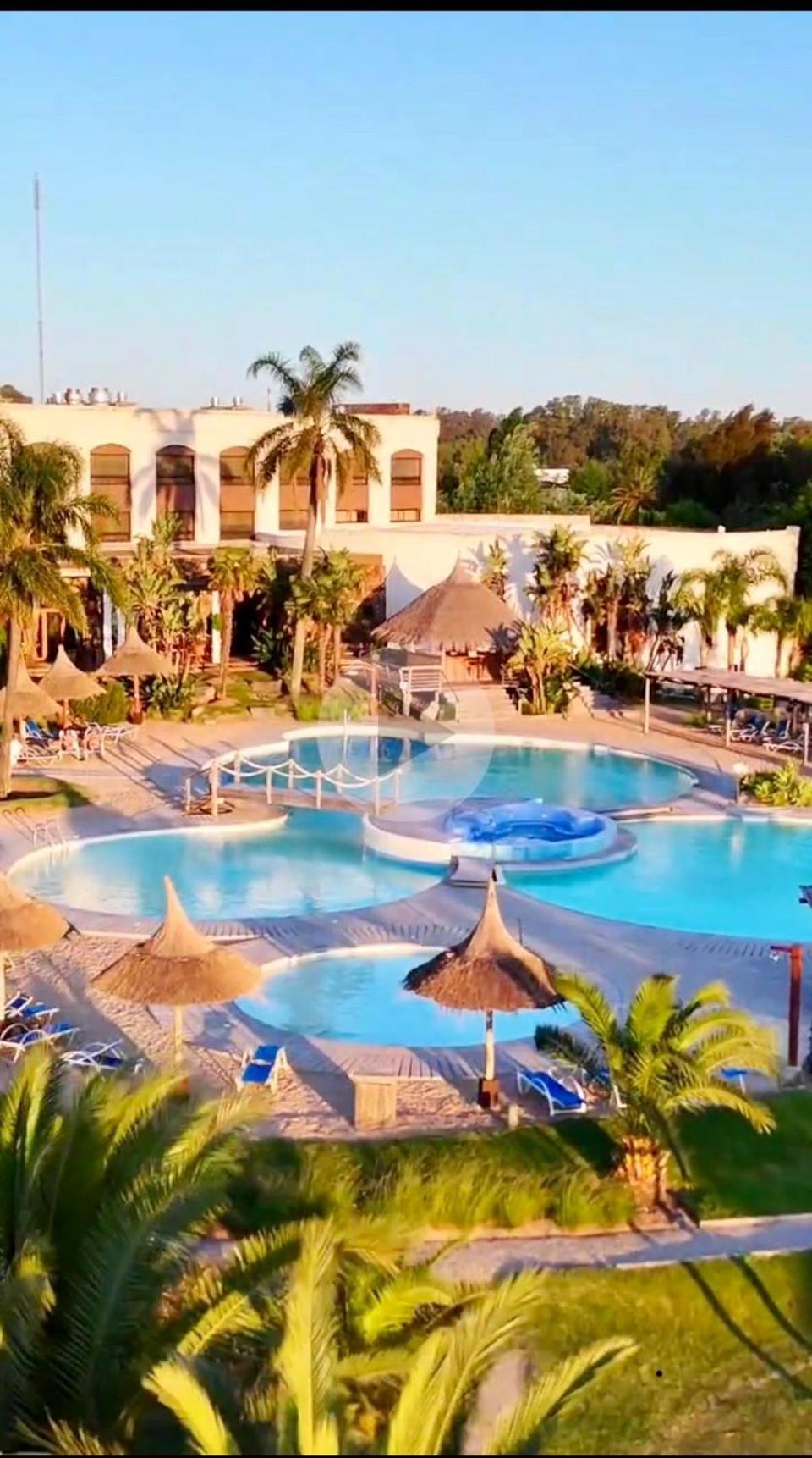 쉐라톤 콜로니아 골프 앤 스파 리조트 콜로니아델사크라멘토 외부 사진 The swimming pool at the hotel