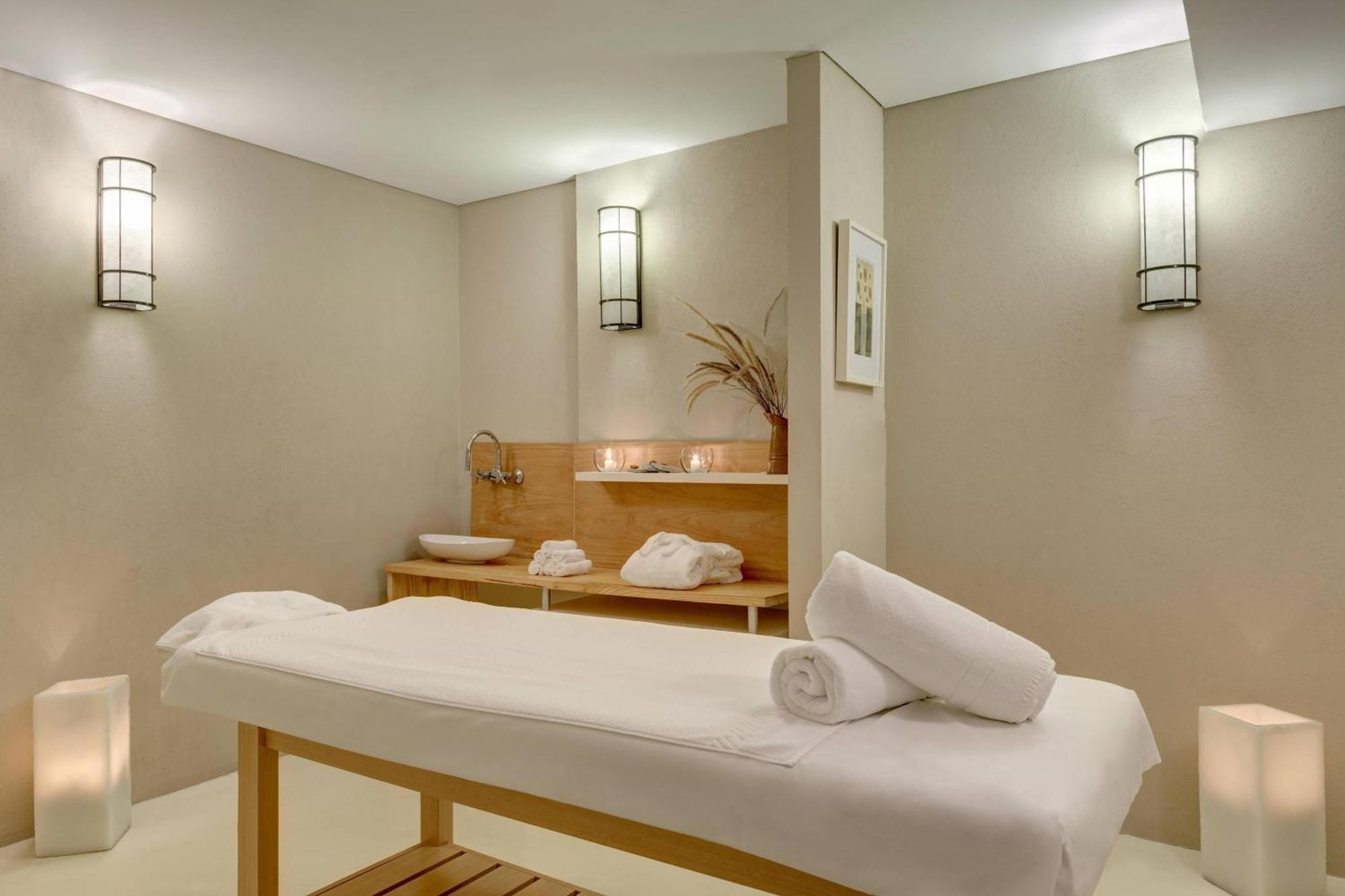 쉐라톤 콜로니아 골프 앤 스파 리조트 콜로니아델사크라멘토 외부 사진 A massage bed